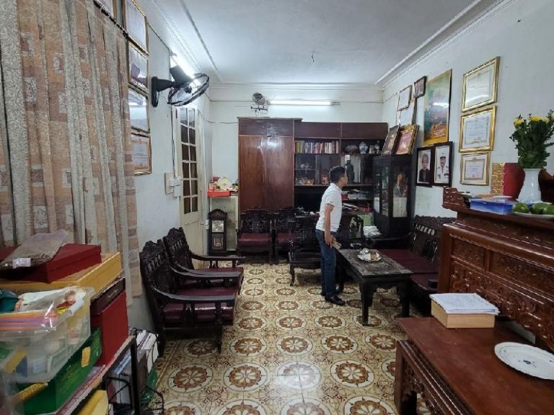 ban-91m-dang-van-ngu-sieu-hiem-tang-nha-o-to-tranh-vip-dong-da