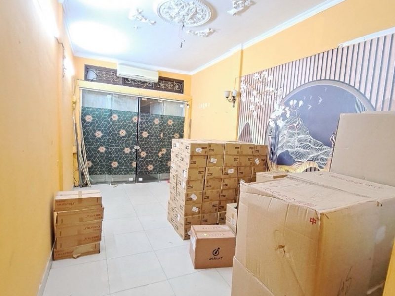 ban-42m-vo-thi-sau-tang-nha-phan-lo-via-he-o-to-kinh-doanh-hai-ba-trung