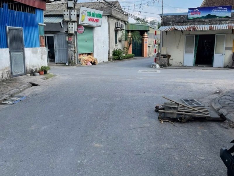 ban-dat-co-linh-52m-o-to-tai-tranh-kinh-doanh-long-bien