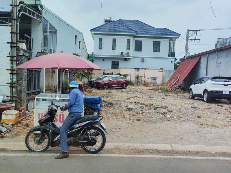 hiem-dat-doi-dien-vincom-cat-lo-lo-biet-thu-261m2-sat-lang-dai-hoc-long-thanh