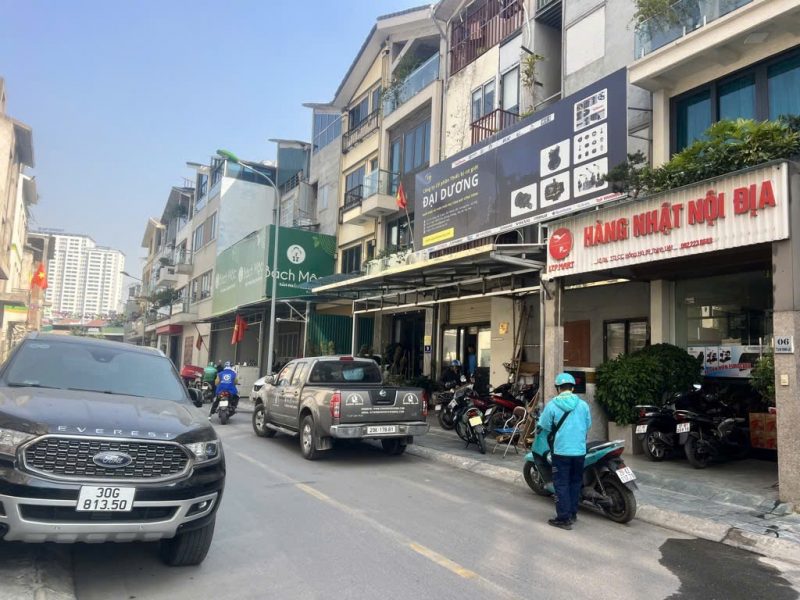 ban-nha-lien-ke-thinh-liet-4-tang-o-cho-thangmay-via-he-oto-dung-do-kd-hoang-mai