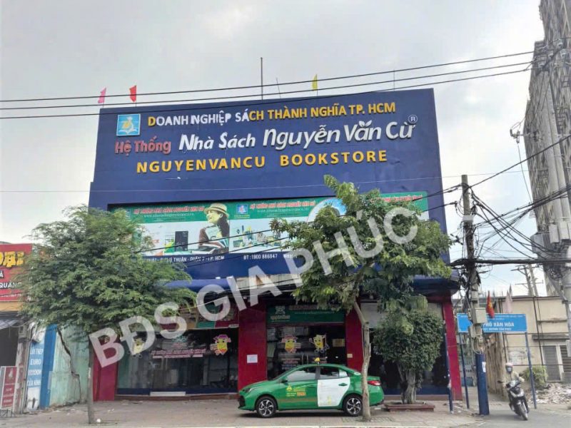 can-goc-mat-tien-1321-huynh-tan-phat-q7-gia-thue-120tr-thang
