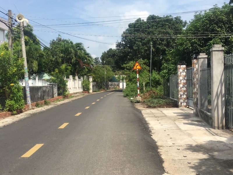 ban-246-m-dat-hai-mat-tien-duong-nhua