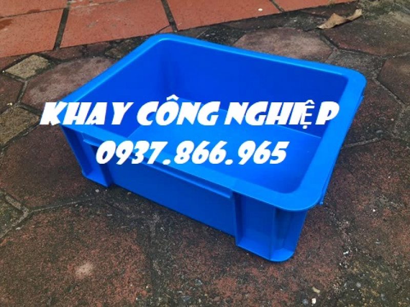 thung-phan-loai-khay-co-khi-nho-tai-cua-hang-kim-khi-khay-nhua-co-nap-khay-con