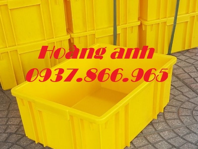 thu-ng-nhu-a-co-na-p-khay-nhu-a-ho-p-co-khi-khay-cao-ca-p-thu-ng-b3