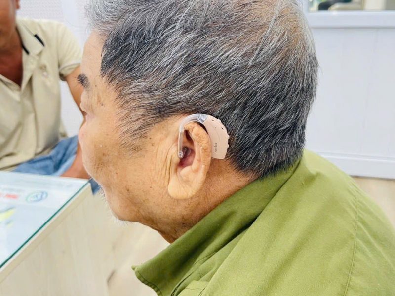 may-tro-thinh-deo-sau-tai-signia-run-bte-nghe-ro-moi-khoang-khac-cua-cuoc-song