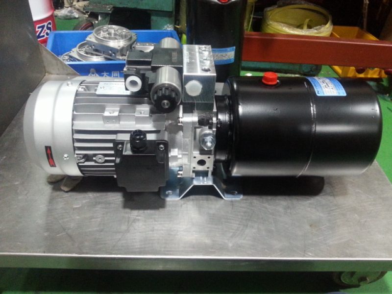 bo-nguon-thuy-luc-mini-12v-24v-220v-280v-320v-gia-tot