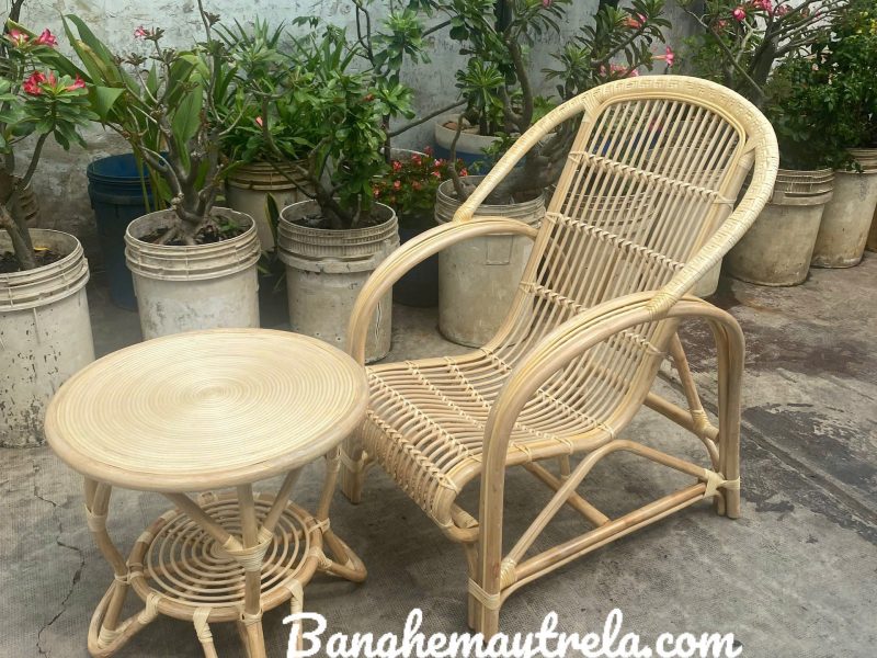 ban-ghe-may-uong-tra-thu-gian