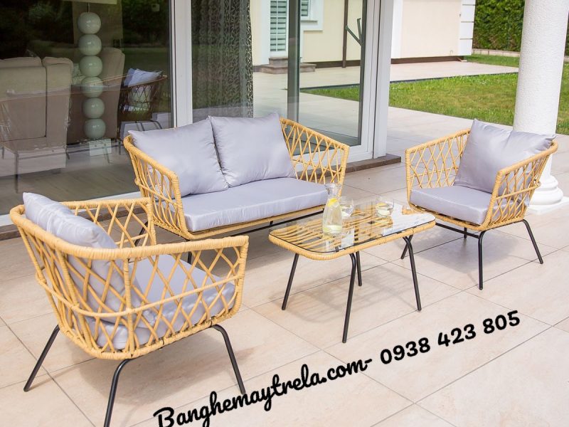 ban-ghe-sofa-san-thuong-may-nhua