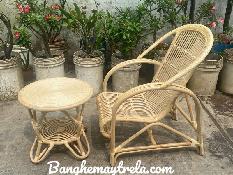 ban-ghe-may-uong-tra-thu-gian