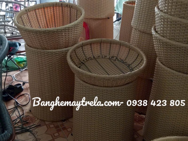 sot-trung-trai-cay-may-nhua