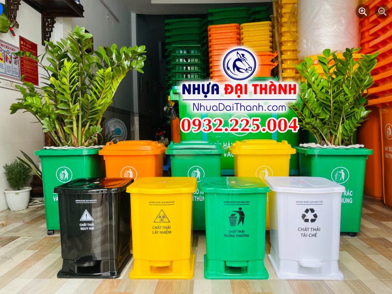 thung-rac-y-te-du-kich-co-tien-dung-nhua-dai-thanh