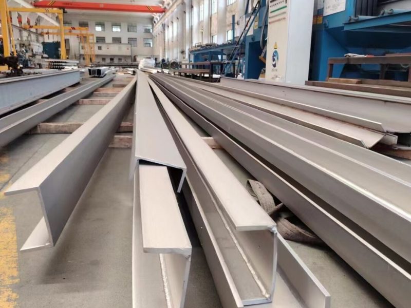 thep-hinh-inox-duc-dap