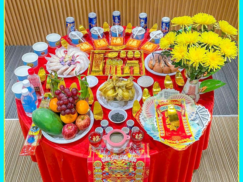 khai-truong-hong-phat-voi-mam-cung-dung-nghi-le