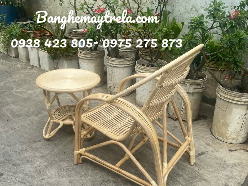 ban-ghe-may-uong-tra-thu-gian