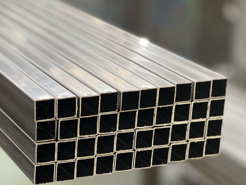 mac-thep-dac-biet-ung-dung-da-dang-unico-steel