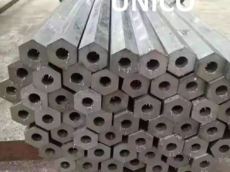ong-luc-giac-inox-304-trong-thuc-te-san-xuat
