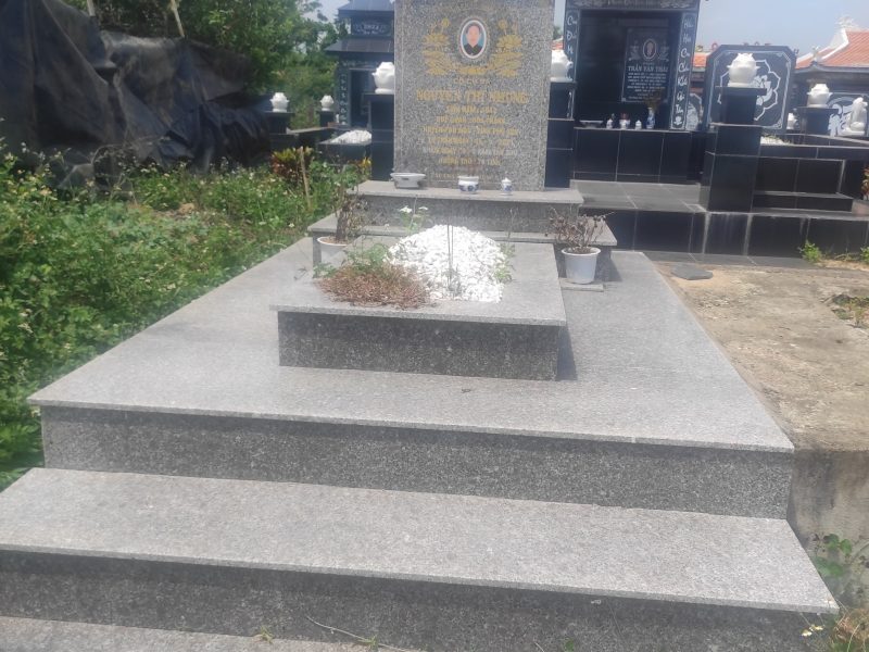 thi-cong-mo-da-tai-cac-nghia-trang-phu-yen