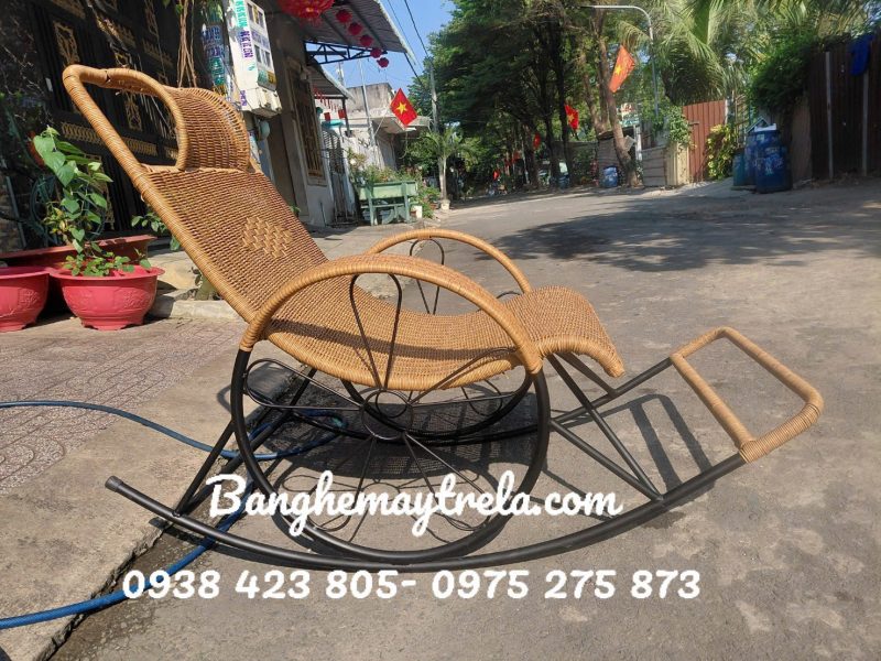 ghe-bap-benh-thu-gian-may-nhua