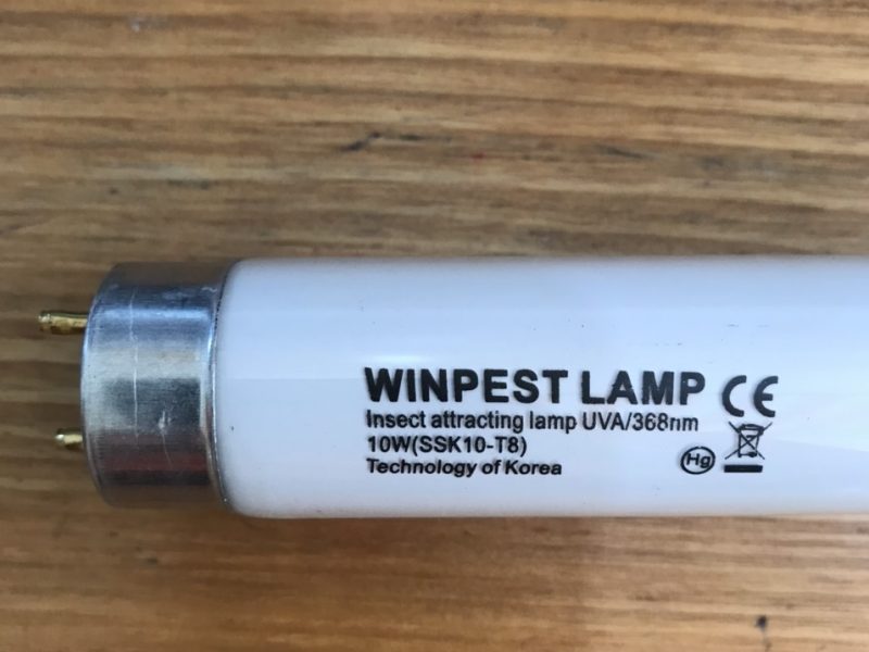 bong-den-10w-thu-hut-con-trung