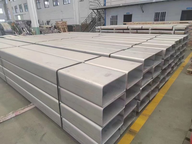 thep-hinh-inox-duc-dap
