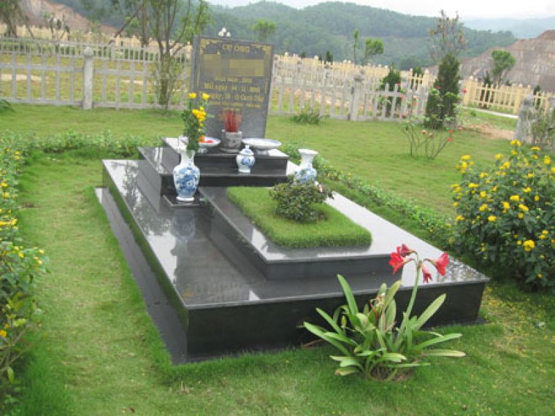 thi-cong-mo-da-tai-cac-nghia-trang-phu-yen