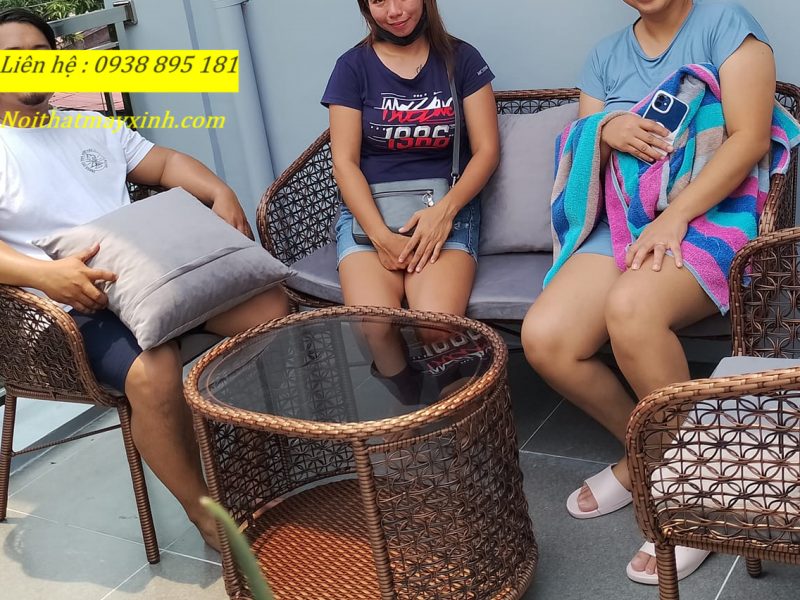 sofa-may-nhua-ngoai-troi-san-vuon-gia-re