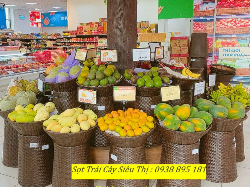 sot-may-trung-bay-trai-cay-trong-sieu-thi