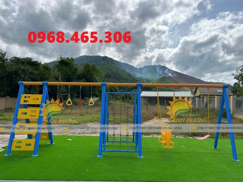 bo-van-dong-the-chat-tre-em-lien-hoan-ngoai-troi