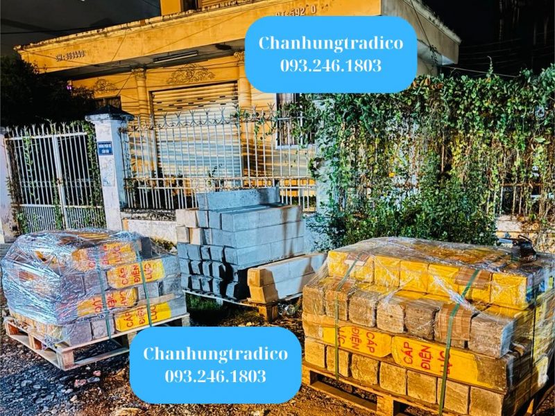 cot-be-tong-canh-bao-cap-ngam-dien-luc-2025