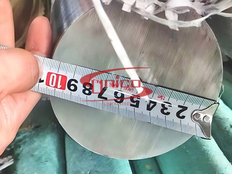 unico-chuyen-cung-cap-cay-tron-dac-inox-303-303cu-sus303cu
