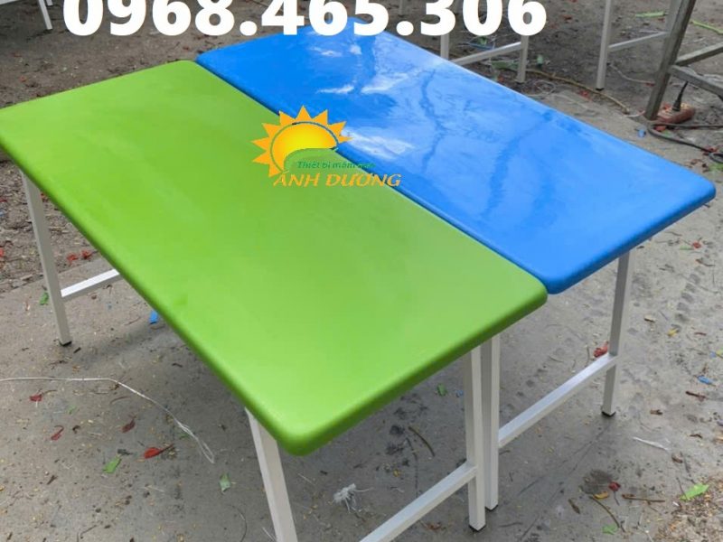 ban-nhua-composite-mam-non-ban-nhua-mam-non-gap-chan