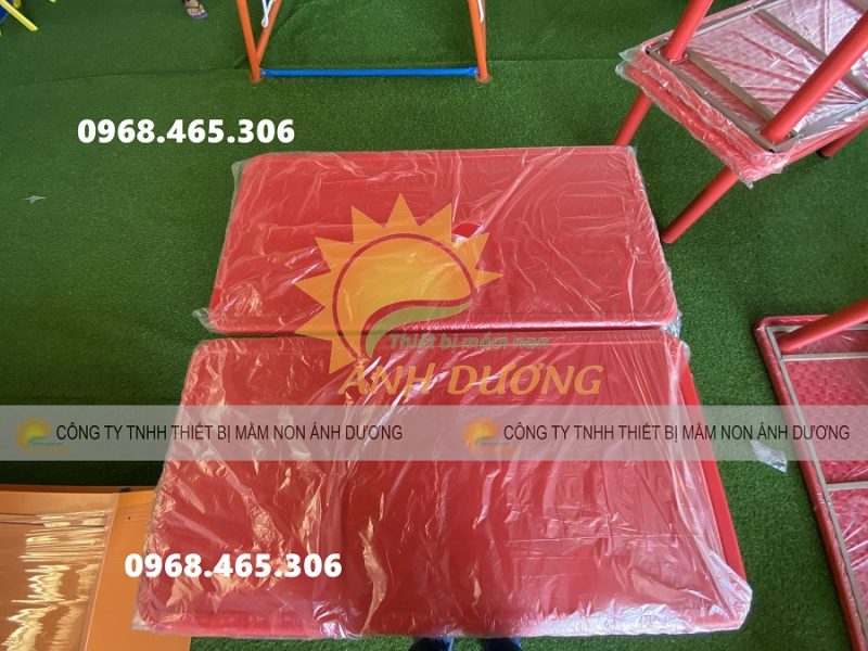 ban-chu-nhat-mam-non-ban-nhua-mam-non-nhap-khau