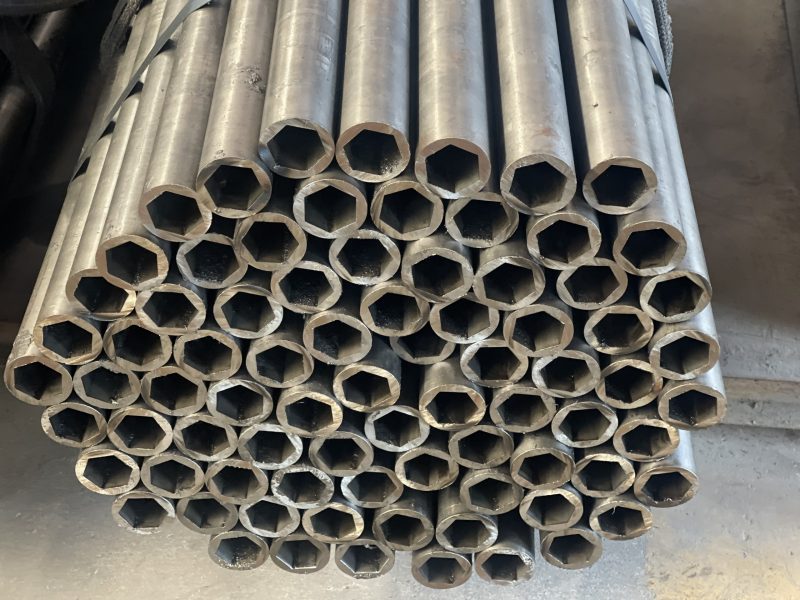 ong-chi-tiet-hop-kim-scm420-scm440-unico-steel