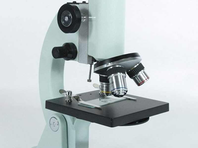 kinh-hien-vi-sinh-hoc-celestron-44102-400x