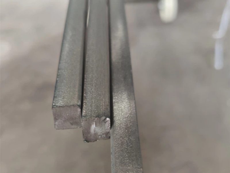 inox-vuong-dac-409-409l-sus409-gia-tot