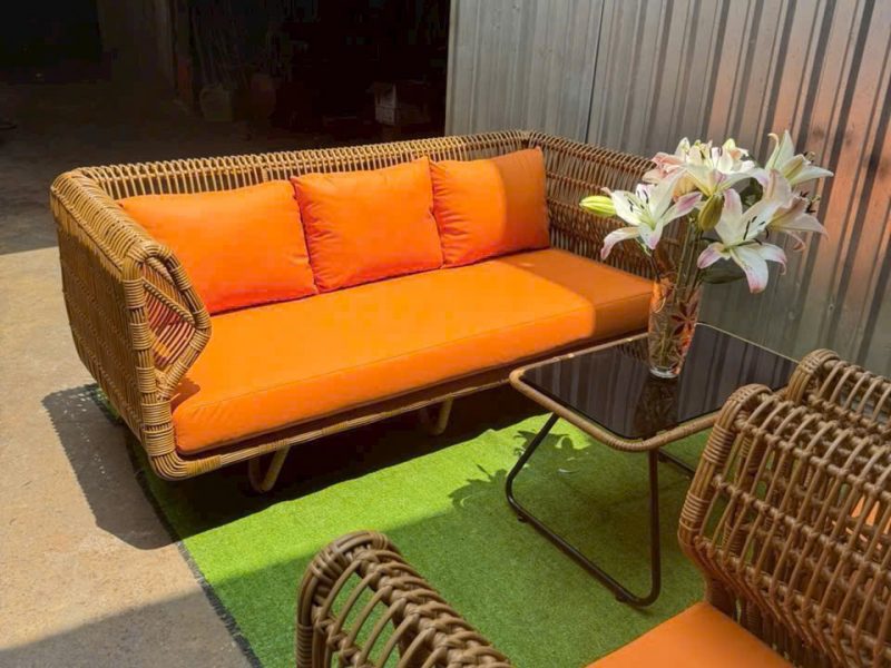 ban-ghe-sofa-to-yen-nhua-gia-may