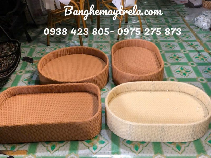 khay-noi-do-an-nhua-gia-may