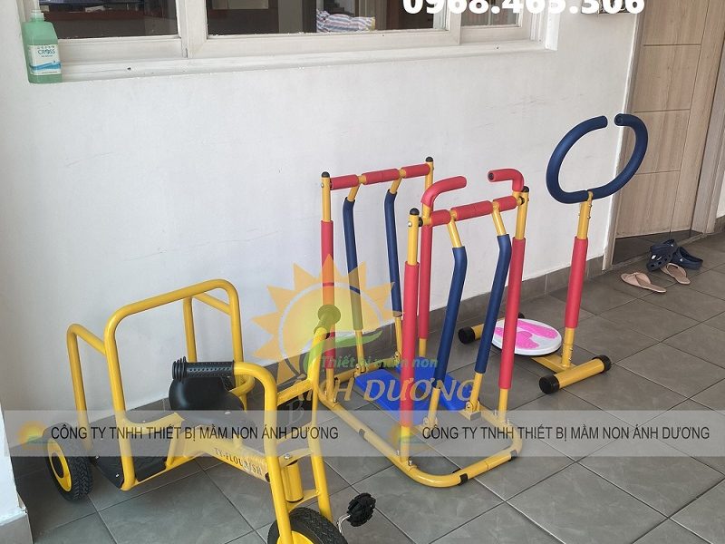 dung-cu-tap-gym-the-chat-mam-non-nhap-khau