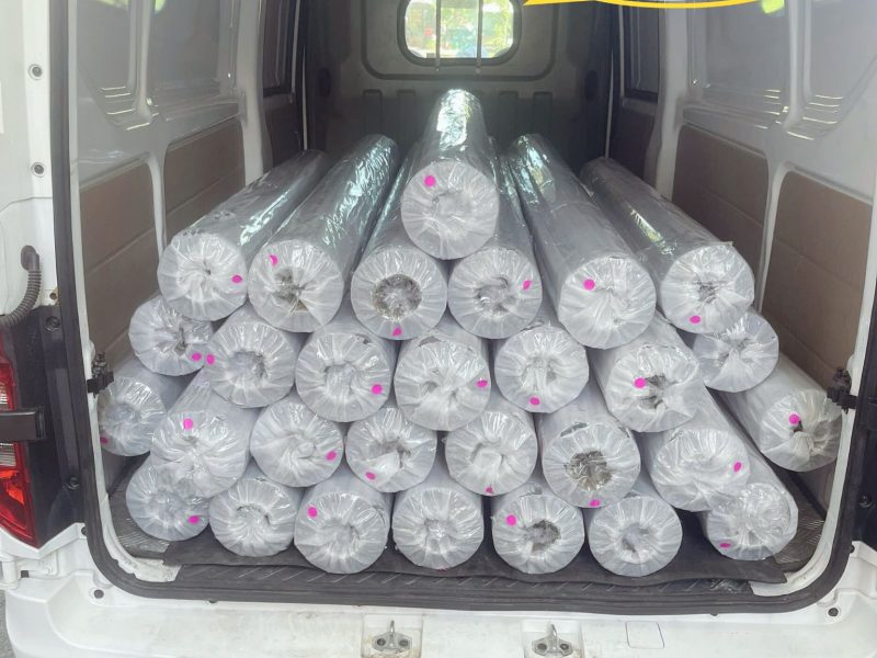 co-so-san-xuat-mang-nhua-pvc-luoi-nho-soi-polyester
