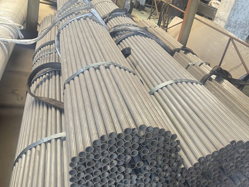 ong-chi-tiet-hop-kim-scr420-scr440-unico-steel