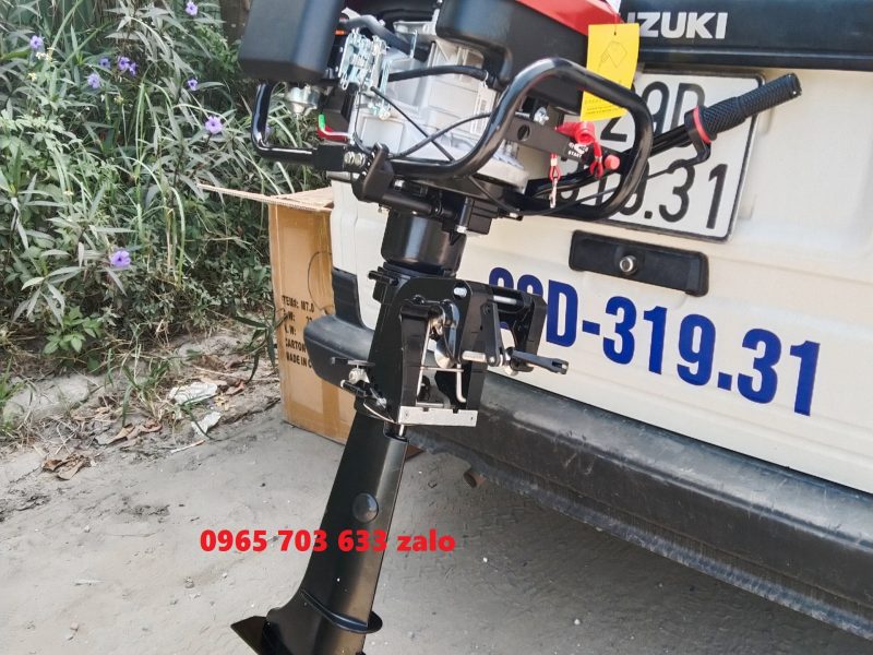 may-gan-xuong-thuyen-gan-chan-vit-yikito-7hp-chinh-hang-