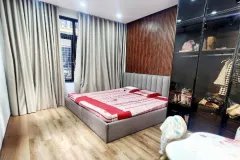 Bán nhà phân lô yên lạc 5 tầng thangmáy longlanh ôtô dừng đỗ vàonhà hai bà trưng