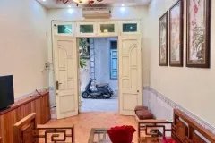 Bán nhà đường hoàng mai 4 tầng dân xây ô tô đỗ cửa lô góc