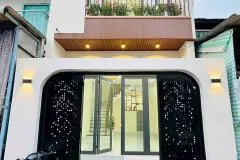 Bán nhà 2 tầng MT Phạm Văn Thành, TP Tân An