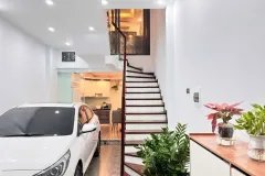 BÁN NHÀ HOA HẬU LONG BIÊN - CHỦ TỰ XÂY - GARA Ô TÔ - NHÀ CỰC THOÁNG - NỘI THẤT