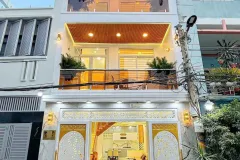 Nhà 3 tầng 4 phòng ngủ tại Gò Ô Môi, Quận 7