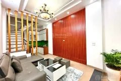 Bay nhanh Phố Cự Lộc, nhà dân xây, 2 thoáng, ngõ thông, cách 20m oto tránh, sổ