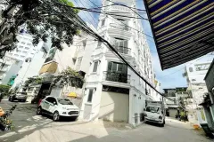 Nhà phố góc hiện đại tại Bình Thạnh, TP.HCM