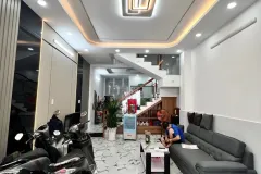 Nhà đẹp 3 phòng ngủ tại Tân Bình, Hồ Chí Minh